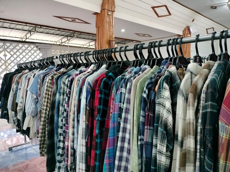 โล๊ะ ขายเหมาเสื้อผ้ามือสองจากญี่ปุ่น มีทั้งแบบยกกระสอบ และแบบซักรีดแล้ว สนใจจำนวนแค่ไหนทักสอบถามกันก่อนได้ค่ะ รูปที่ 7