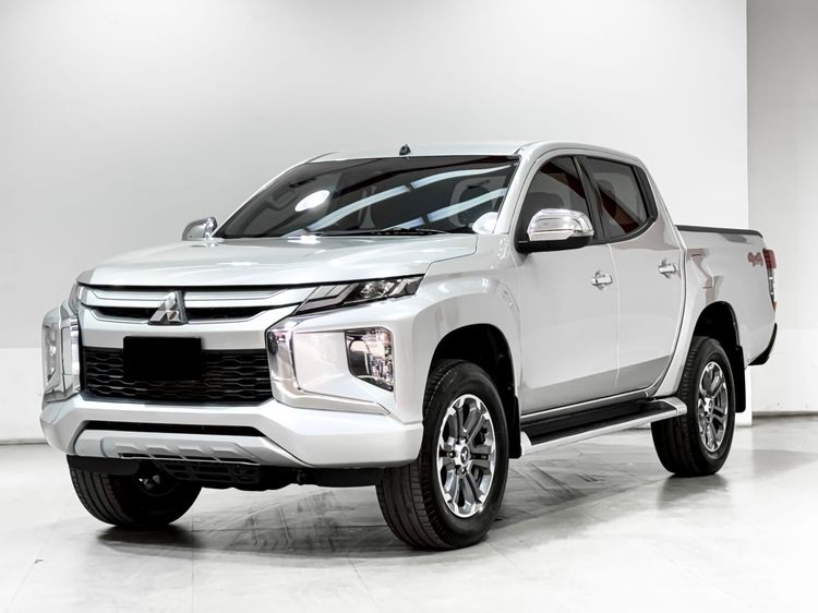 รถ Mitsubishi Triton 2.4 GLS 4WD สี บรอนซ์เงิน
