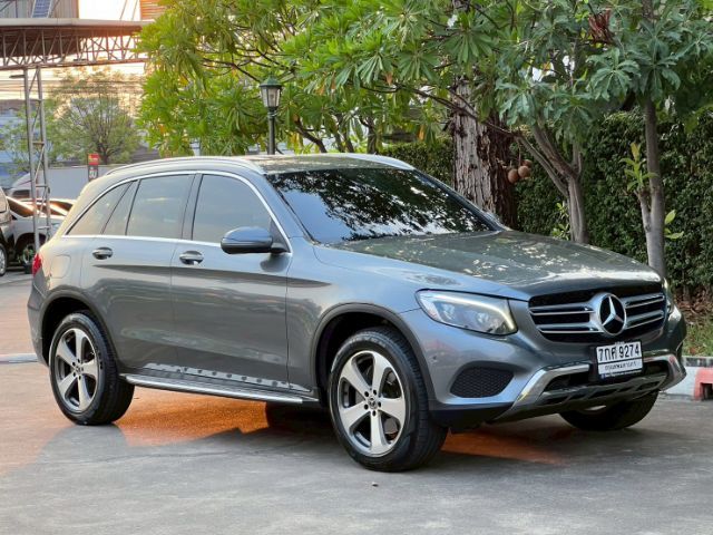 รถ Mercedes-Benz GLC-Class GLC250d สี เทา