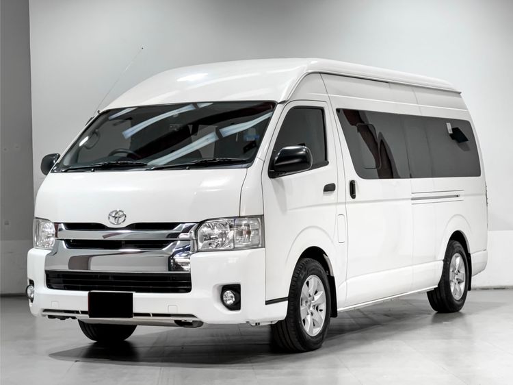 รถ Toyota Commuter 3.0 สี ขาว