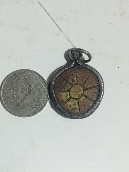 พระงบนํ้าอ้อยเนื้อทองผสม เลียมเงินโบราณเก่ามาดูครับ ไม่ทราบวัด รูปที่ 3