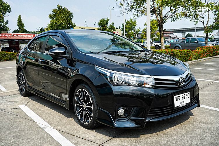 Toyota Altis 2015 1.8 Esport Sedan เบนซิน ไม่ติดแก๊ส เกียร์อัตโนมัติ ดำ รูปที่ 3