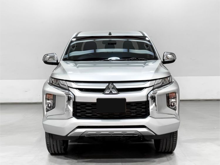 Mitsubishi Triton 2020 2.5 GLS 4WD Pickup ดีเซล ไม่ติดแก๊ส เกียร์ธรรมดา บรอนซ์เงิน รูปที่ 2