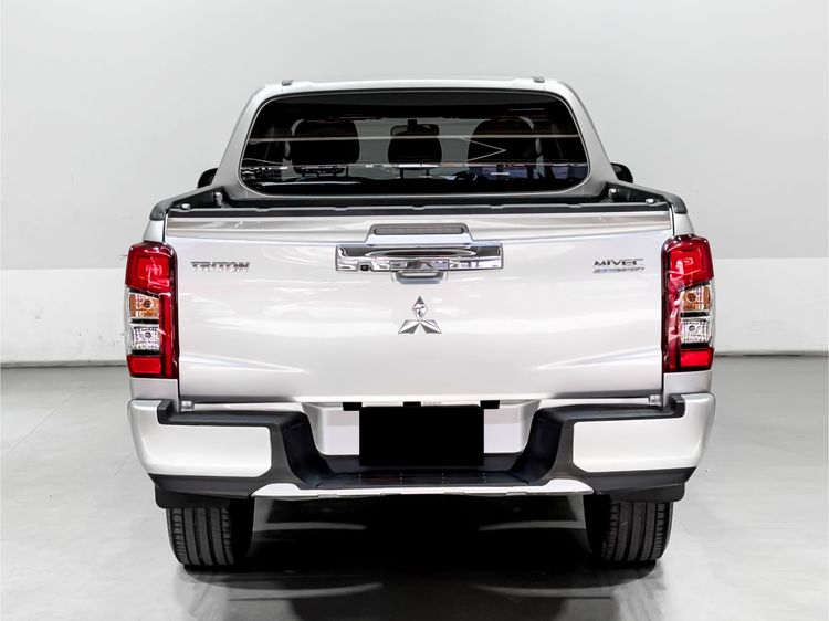 Mitsubishi Triton 2020 2.5 GLS 4WD Pickup ดีเซล ไม่ติดแก๊ส เกียร์ธรรมดา บรอนซ์เงิน รูปที่ 4