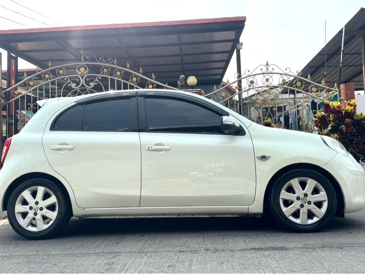 Nissan March 2013 1.2 EL Sedan เบนซิน ไม่ติดแก๊ส เกียร์อัตโนมัติ ขาว รูปที่ 3