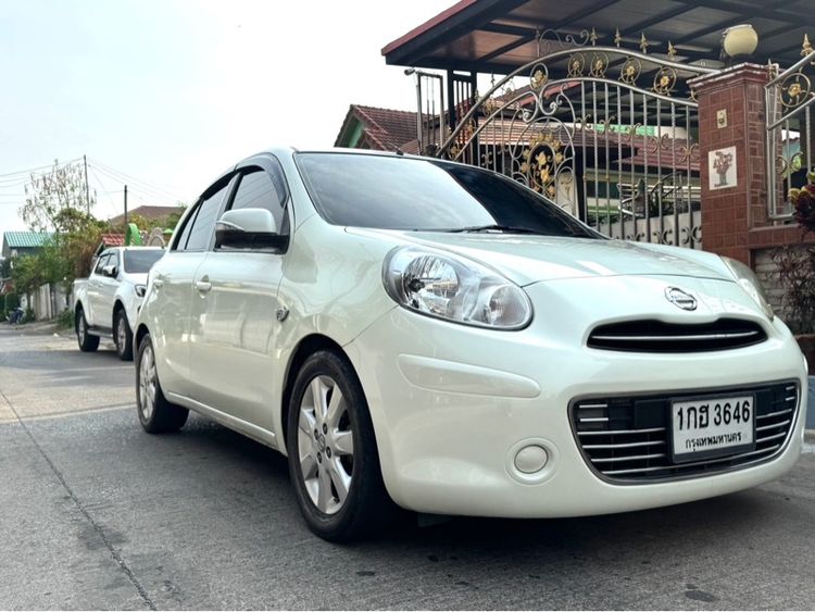 Nissan March 2013 1.2 EL Sedan เบนซิน ไม่ติดแก๊ส เกียร์อัตโนมัติ ขาว รูปที่ 2