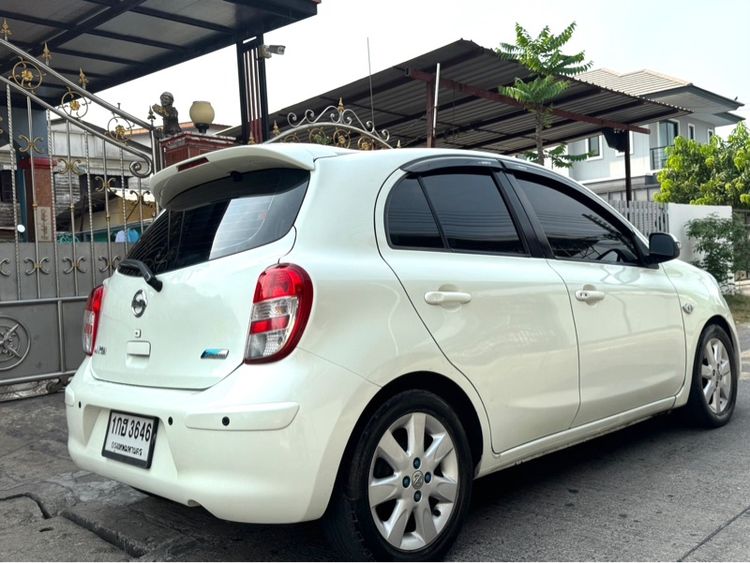 Nissan March 2013 1.2 EL Sedan เบนซิน ไม่ติดแก๊ส เกียร์อัตโนมัติ ขาว รูปที่ 4