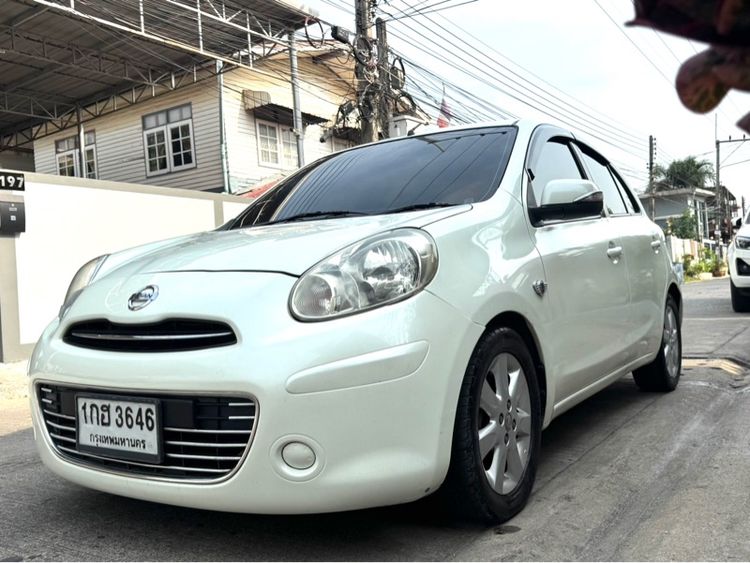 รถ Nissan March 1.2 EL สี ขาว