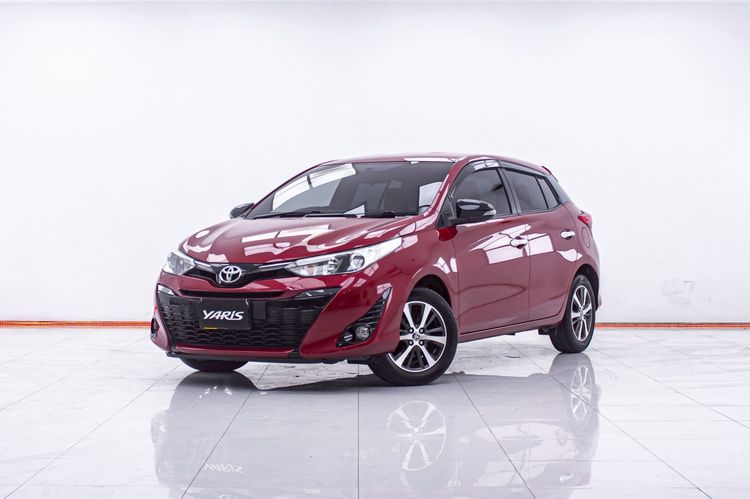 รถ Toyota Yaris 1.2 G สี แดง