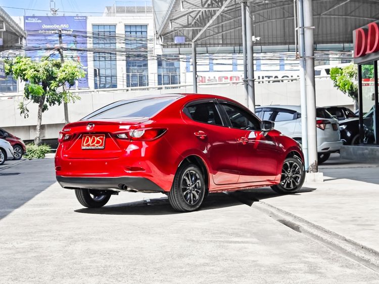 Mazda Mazda 2 2017 1.3 High Connect Sedan เบนซิน เกียร์อัตโนมัติ แดง รูปที่ 2