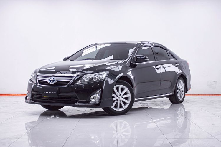 รถ Toyota Camry 2.5 HV สี ดำ