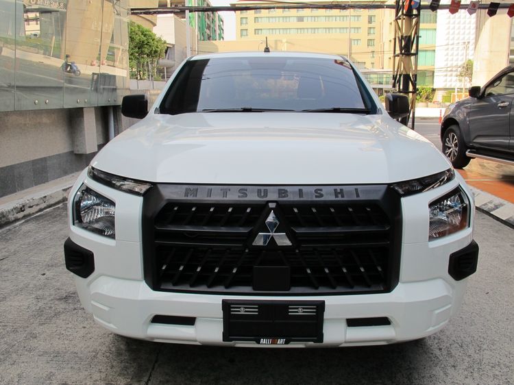 Mitsubishi Triton 2025 2.4 Active Pickup ดีเซล ไม่ติดแก๊ส เกียร์ธรรมดา ขาว รูปที่ 3