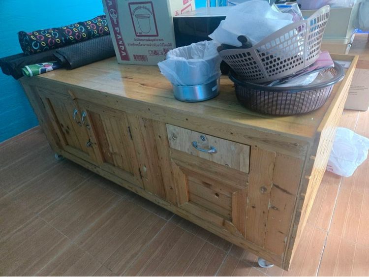 เค้าเตอร์ไม้ สภาพดีมากๆค่ะ พร้อมใช้งานเลย