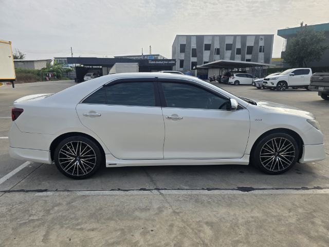 Toyota Camry 2015 2.0 G Extremo Sedan เบนซิน เกียร์อัตโนมัติ ขาว รูปที่ 3