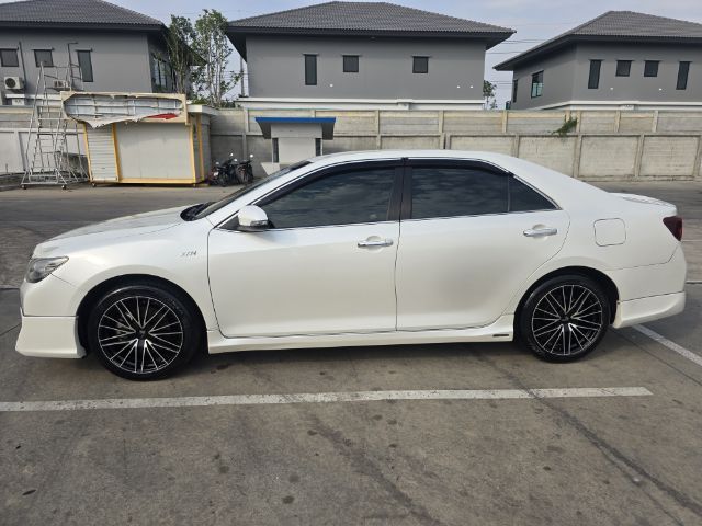 Toyota Camry 2015 2.0 G Extremo Sedan เบนซิน เกียร์อัตโนมัติ ขาว รูปที่ 2