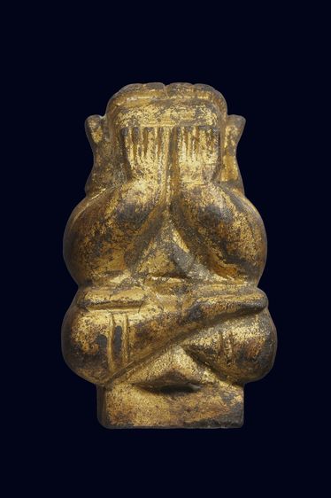 พระปิดตาไม้แกะลงทองหลวงพ่อโนรี