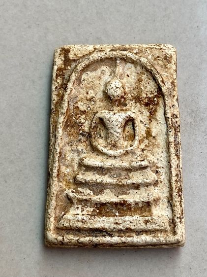 สมเด็จพิมพ์ใหญ่ เกศจรดซุ้ม