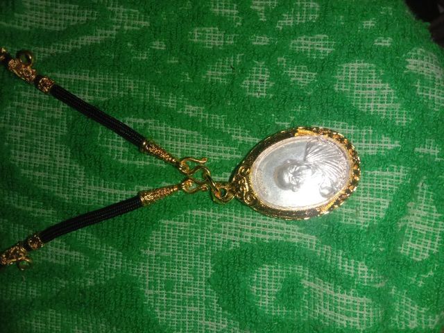 คนที่ชอบหลวงพ่อเกษมเขมโกปี 17 เนื้อเงิน