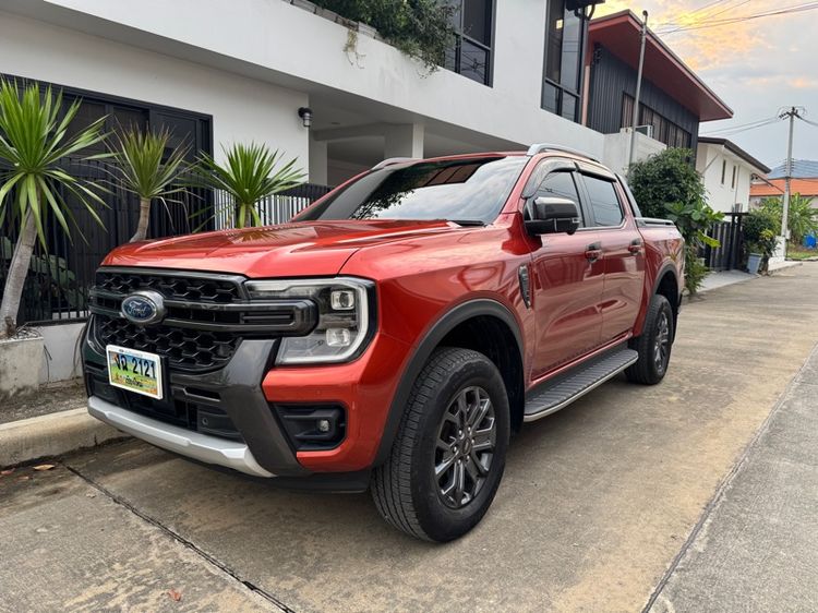รถ Ford Ranger 2.0 Wildtrak 4WD สี ส้ม