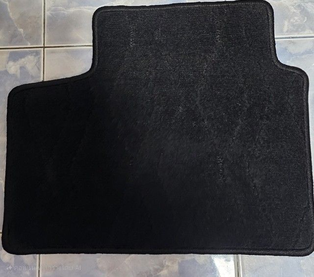 พรมปูพื้น​Toyota​Yaris​  Ativ​ สภาพดี​ รูปที่ 3