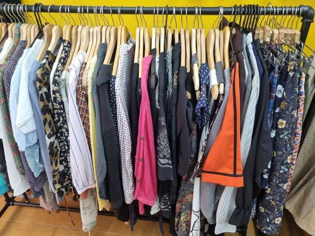 ❎️ปิดกิจการร้านเสื้อผ้ามือสอง❎️
ขายโล๊ะเสื้อผ้า รองเท้า กระเป๋า กางเกงยีนส์ในร้านมีประมาณ 200 ชิ้น  ขายเหมา 3,000 บาท เฉลี่ยชิ้นละ 15 บาท ลองแวะมาดูก่อนนะคะ ได้ไปคุ้มมากค่ะ

ซอยลาดกระบัง 54 รูปที่ 2