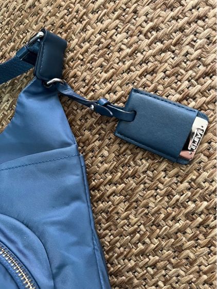 Tumi crossbody  รูปที่ 4