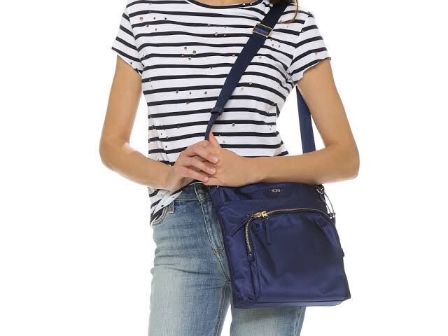 Tumi crossbody  รูปที่ 8