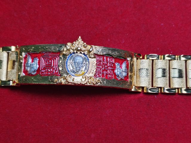 เลสข้อมือหลวงพ่อรวยรุ่นรวยพันล้าน