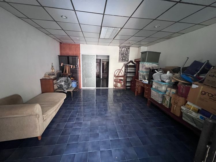 ไม่มี สร้างเสร็จก่อน 2010 ขายทาวน์เฮาส์ 2 ชั้น หน้ากว้าง 5 เมตร ใกล้ถนนมินทร์ รูปที่ 3