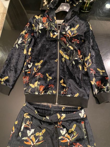 กุชชี่ การ์เดน เสื้อและกางเกง สภาพใหม่เอี่ยม 