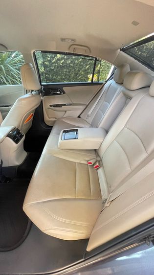 รถ Honda Accord 2.0 E i-VTEC สี เทา