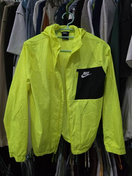 เสื้อ ออกกำลังกาย ยี่ห้อ Nike ของใหม่ สภาพดี สวย หายาก สีพิเศษ เดิมๆ ขายตามสภาพ พร้อมส่งครับ เบอร์ใหญ่ M L ใส่ได้ครับ