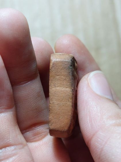 เครื่องรางหลวงพ่อปานวัดบางนมโคเนื้อดิน รูปที่ 3