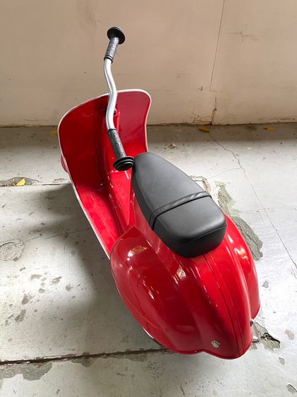 รถถีบเด็ก เวสป้า สีแดง สะสม รูปที่ 9