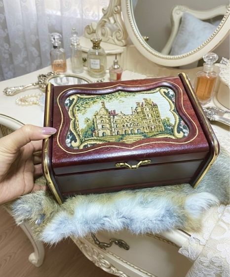 กล่องดนตรีใส่เครื่องประดับ