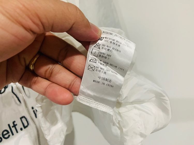 เสื้อแจ็คเก็ต แท้ 💯 size L วัดจริงขนาด อก 22.5 ยาว 27 นิ้ว สภาพใหม่มาก ดีเทลสวยเรียบตัดเย็บงานดีมาก ทรงสวย หายากน่าสะสมครับ รูปที่ 6