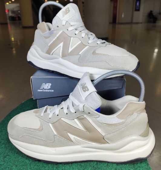 ขาว ผ้าใบ รองเท้าผ้าใบ UK 8 | EU 42 | US 8.5 รองเท้า💥New Balance 5740 💥ของแท้‼️พื้นนิ่ม เบา สวยๆ สภาพดี💥ไซร์ 42