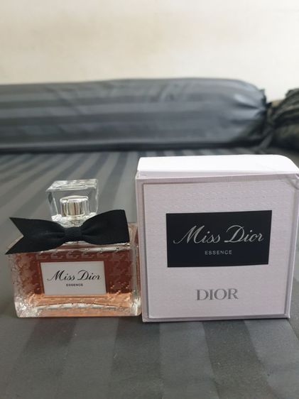หญิง Miss dior Essence 80 ml  ลองฉีดไป 3 สเปย์