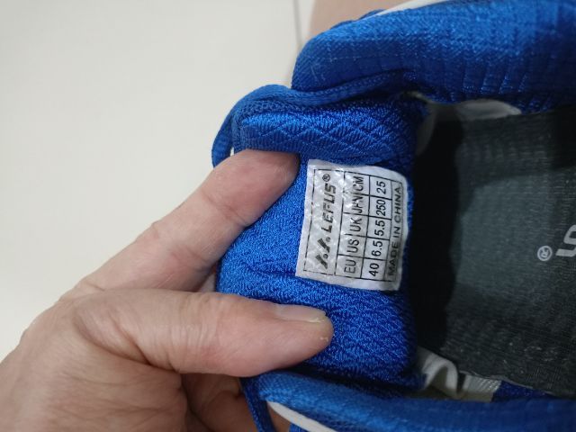 ขายรองเท้าเทนนิสชาย-หญิง พื้นเต็ม ใส่แค่2ครั้ง ราคาไม่แพง คุณภาพดีสุดๆ พื้นรองเท้าเกาะสนามได้ดีเยี่ยม รับรองไม่ผิดหวัง การันตีคุณภาพครับ  รูปที่ 2