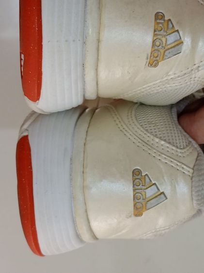 พร้อมขายและส่งมอบ...รองเท้าเทนนิสหญิง Adidas สภาพดี พื้นเต็ม ราคาไม่แพง ส่งให้ฟรี.. รูปที่ 4