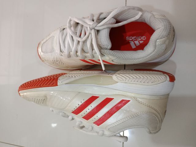 พร้อมขายและส่งมอบ...รองเท้าเทนนิสหญิง Adidas สภาพดี พื้นเต็ม ราคาไม่แพง ส่งให้ฟรี.. รูปที่ 9