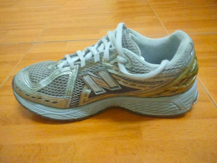 รองเท้า New balance 1906 ของแท้ size 44 สภาพดี รูปที่ 4