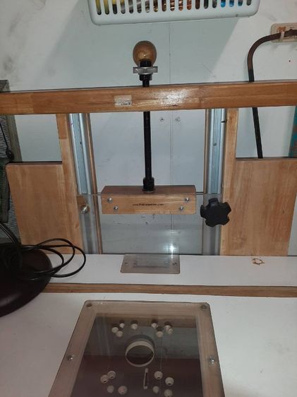 ขายโต๊ะงานทั้งชุด(มีตำหนิแต่ใช้งานได้ปกติ) รูปที่ 2