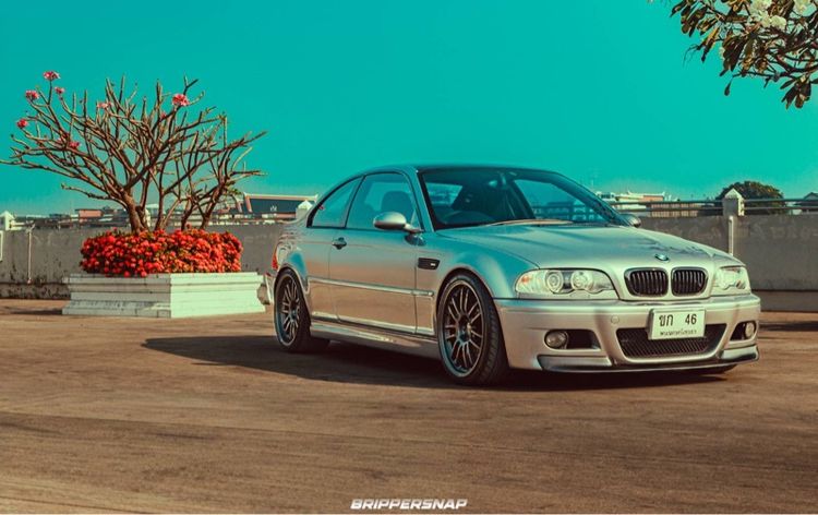 รถ BMW Series 3 330i สี เทา