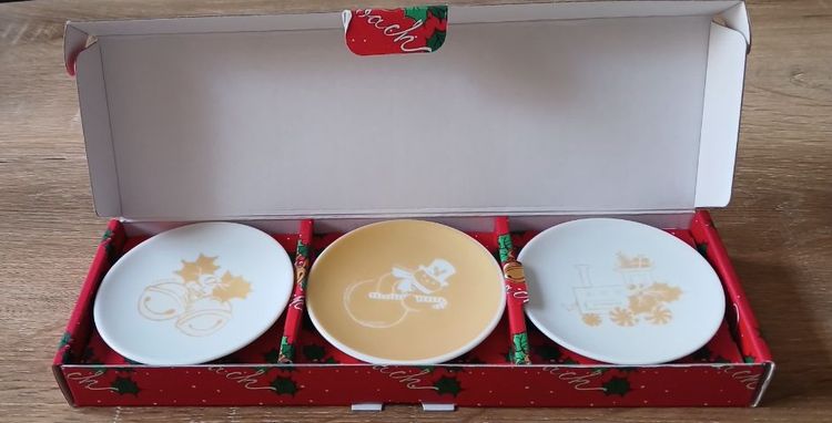 จานลายคริสต์มาส COACH ชุด 3 ใบ
