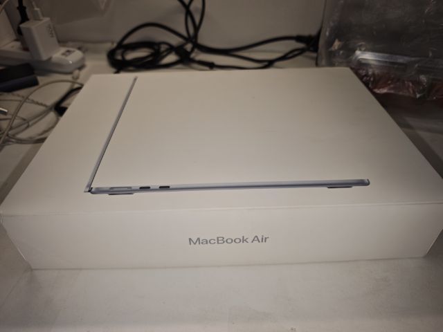 MacBook Air 13 นิ้ว (ชิป M4) ใหม่มาก ยังไม่ได้ใช้งานแค่แกะกล่อง รูปที่ 2