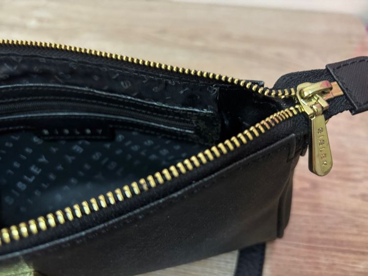 กระเป๋าสะพายข้าง Sisley (ซิสเล่ย์) รูปที่ 11