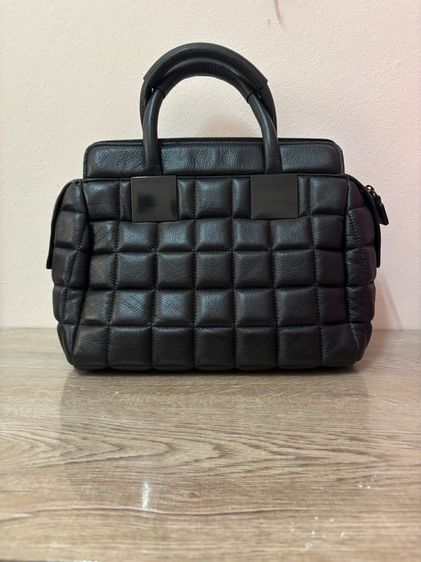 กระเป๋าถือ SANGA Black Quilted Leather Handbag หนังแท้ สีดำ ทรงสวยสภาพดี รูปที่ 2