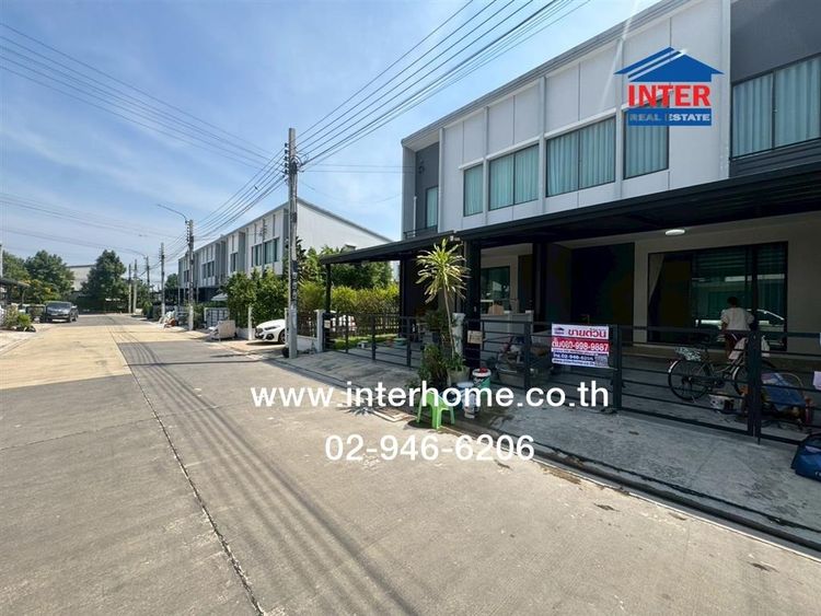 ทาวน์เฮ้าส์ 2 ชั้น 18.2 ตร.ว. หมู่บ้านพลีโน่ รามอินทรา หน้าทางเข้าถนนใหญ่จะเป็นซอยกาญจนาภิเษก 6-1 และเข้าออกซอยคู้บอน 27 เขตบางเขน กรุงเทพ รูปที่ 2