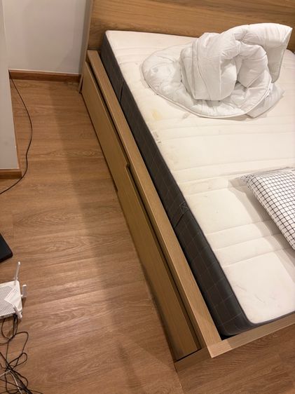 เตียง ที่นอน ตามสภาพ ของอีเกีย  ทั้งชุดตามรูป  รูปที่ 5